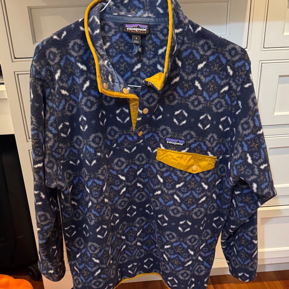 Patagonia Blue and Yellow Patterned Fleece Pullover